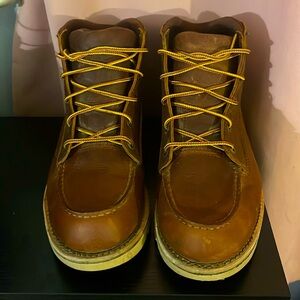 Red Wings Boots 1221 Size 9.5 smoke free environment